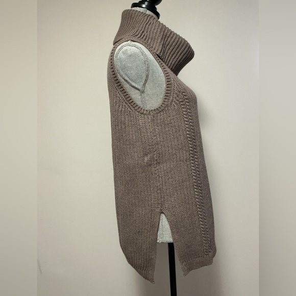 BANANA REPUBLIC KNIT SWEATER - Picture 5 of 12